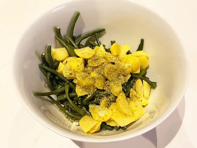 Grüner Bohnensalat mit Kartoffeln