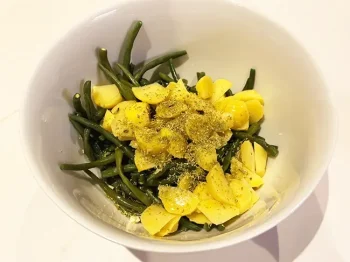Grüner Bohnensalat mit Kartoffeln